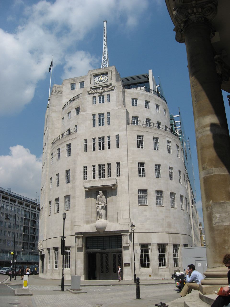 BBC Broadcasting House in London had a tall antenna on the top to radiate its signal