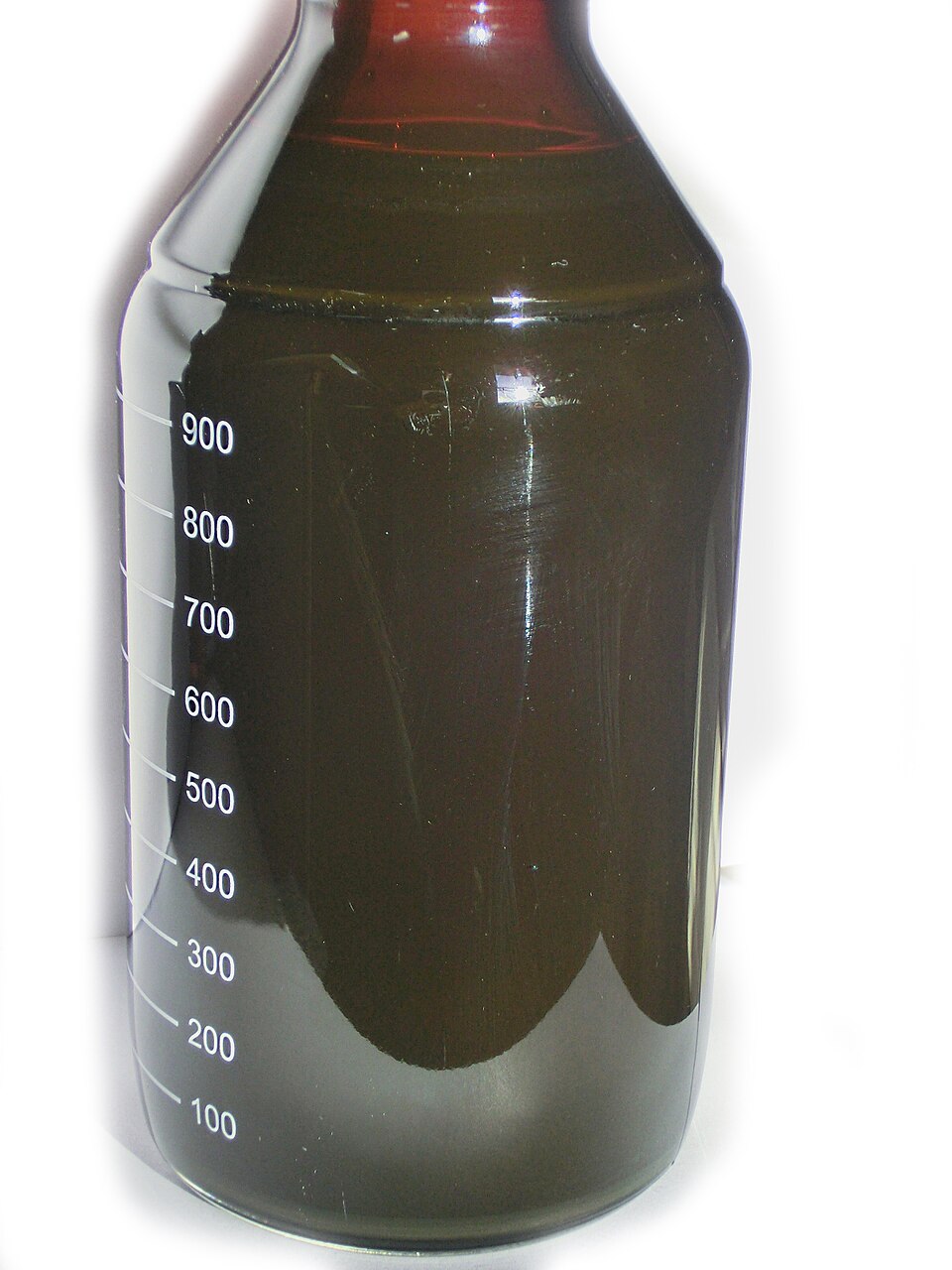 A sample of crude oil, containing alkanes.