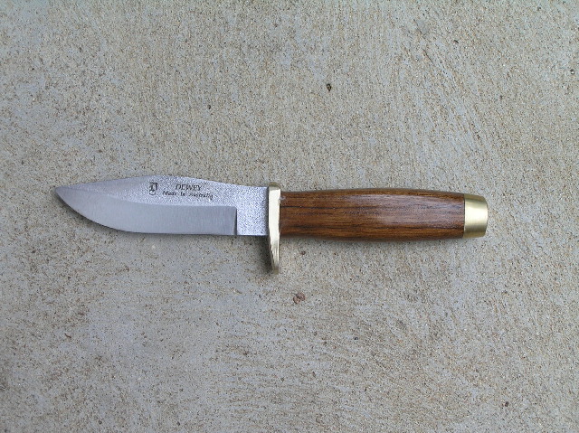 Dewey Wombat hunting knife