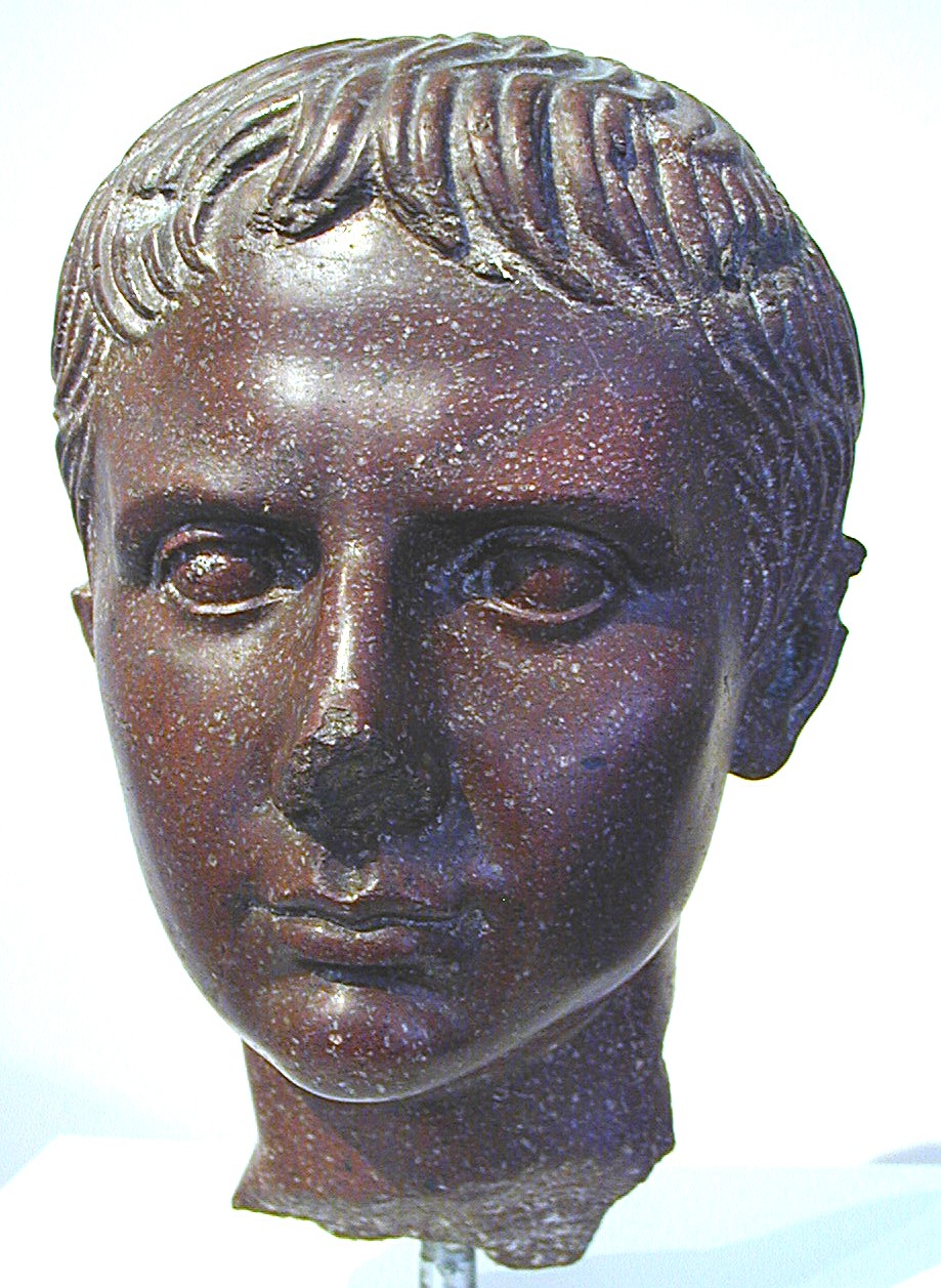A sculpture of Caesar.