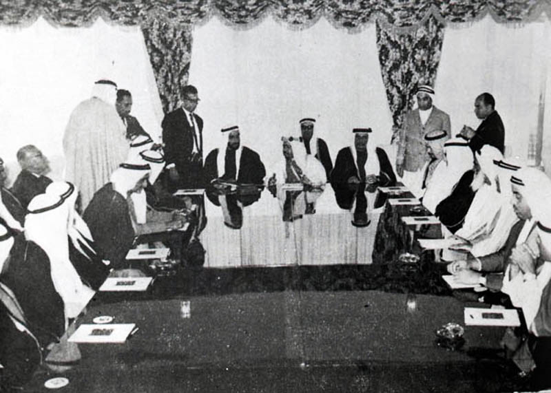 Gulf emirate leaders meet to discuss union plans in 1968