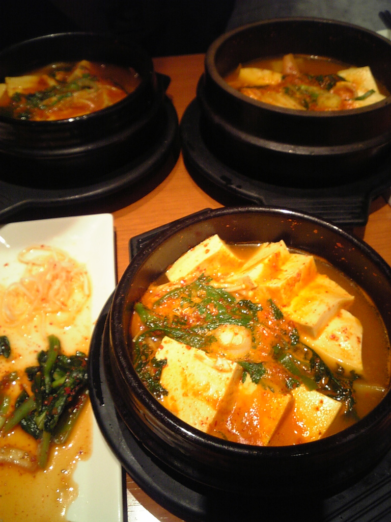 Dubu jjigae (Korean tofu stew)