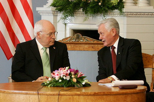 Valdas Adamkus, a former president and US vice-president Dick Cheney in Vilnius