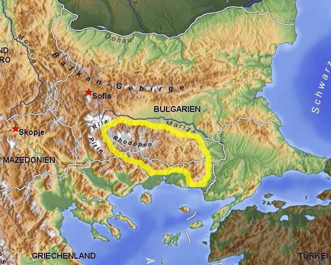 The physical-geographical boundaries of Thrace: the Balkan Mountains, the Rhodope Mountains and the Bosphorus. The Rhodope mountain range is highlighted.