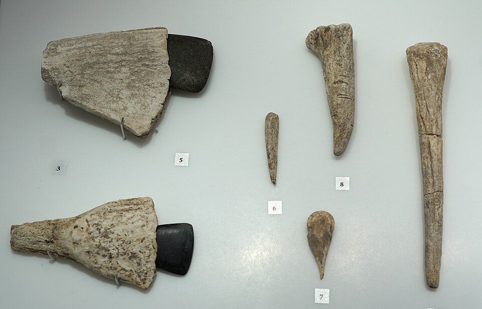 Stone Age tools from around 2800-2500 BC