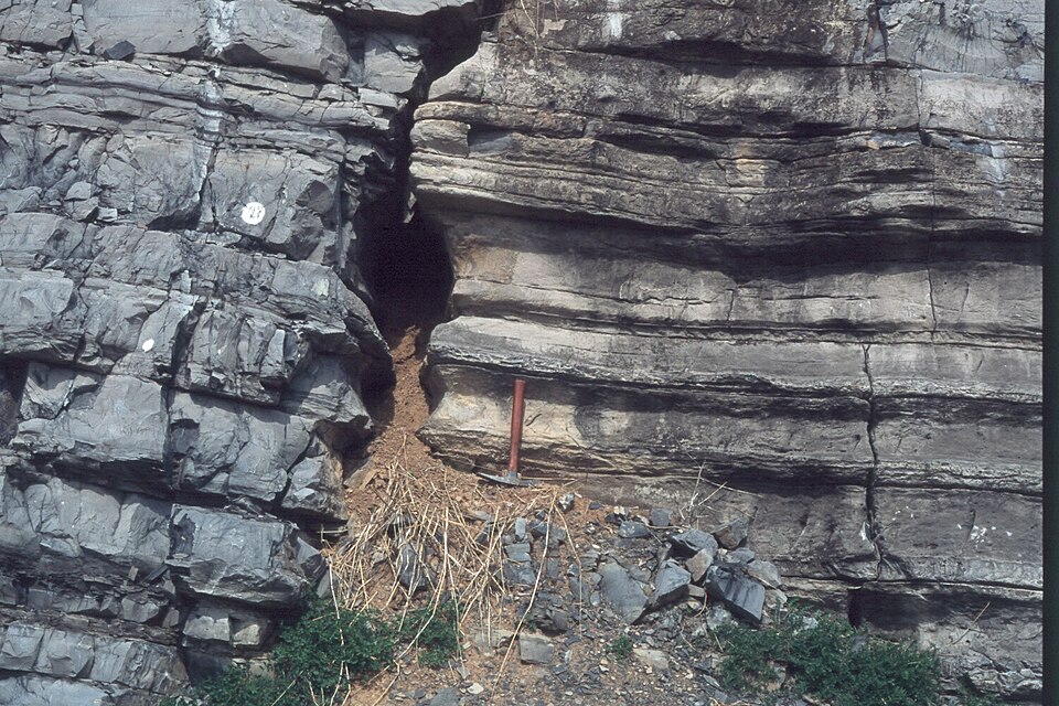 comparison of unweathered (left) and weathered (right) limestone
